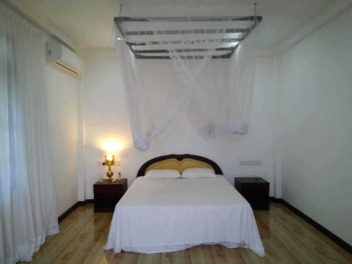 Hotel La Felicita Мириса Екстериор снимка